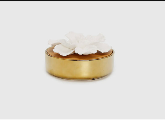 Glossy Gold Hemispheric Shaped
Diffuser with White Flower