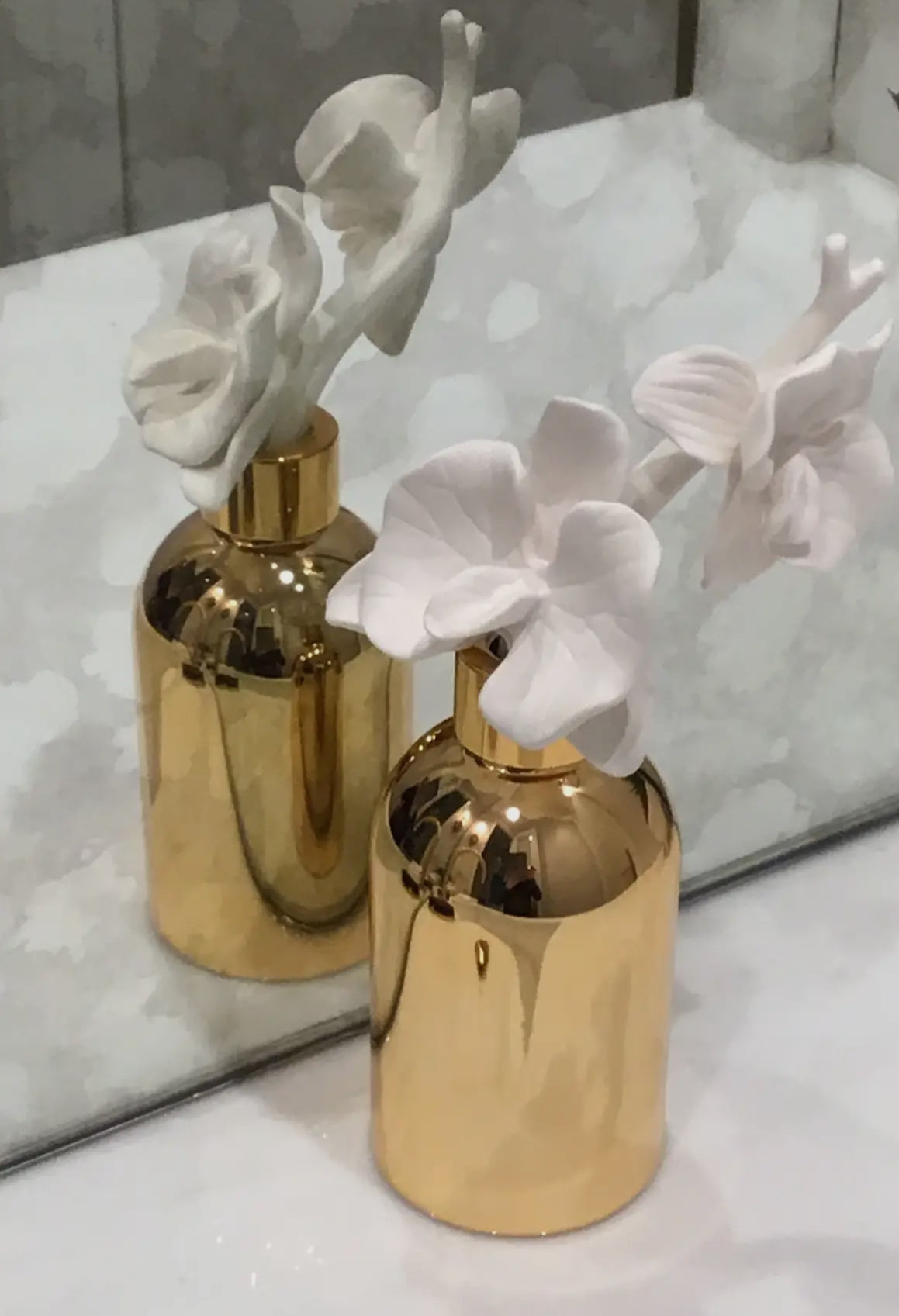 Gold Bottle Diffuser with Gold Cap/ White Flower